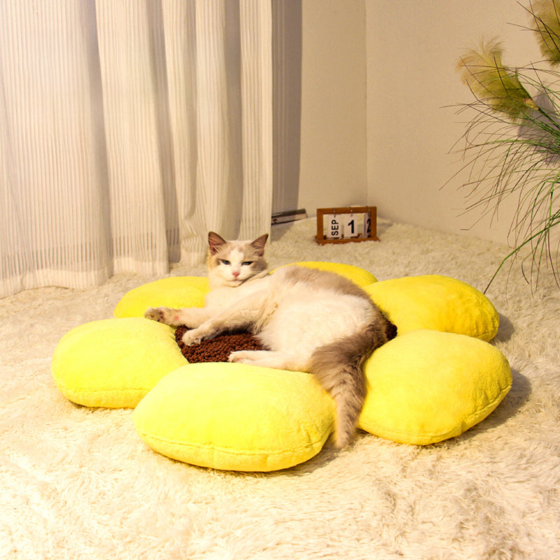 Round flower cat nest, warm plush all seasons – alternate view