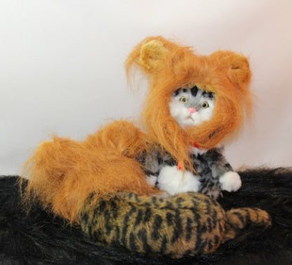 Lion mane costume hat, Halloween pet hat – alternate view