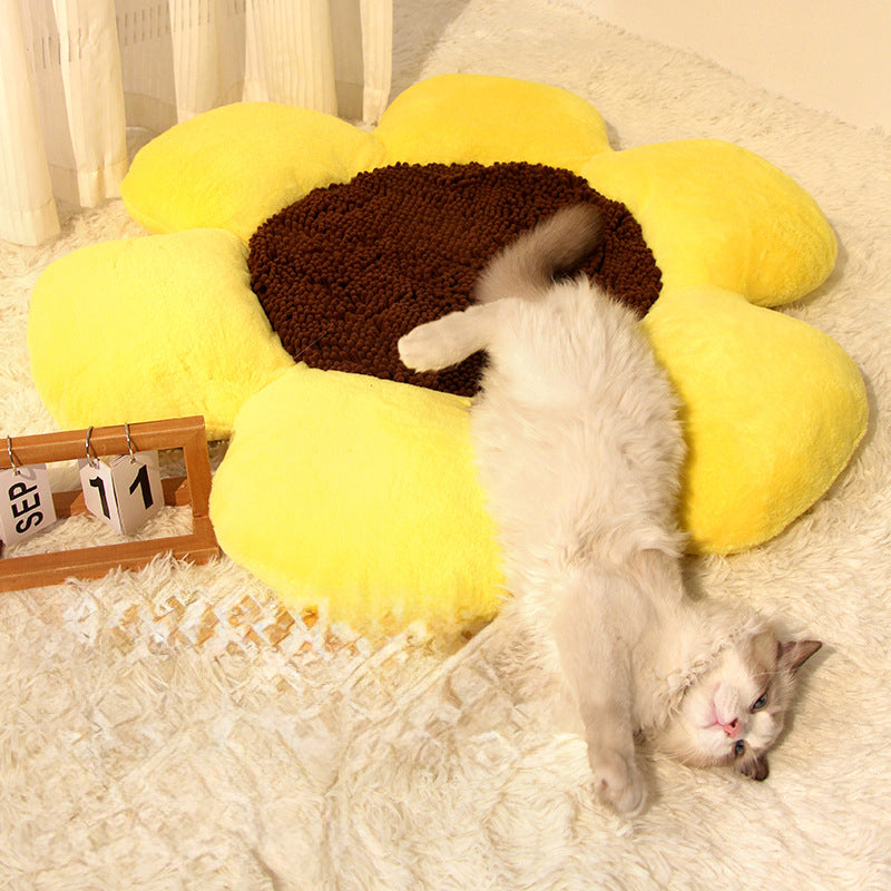 Round flower cat nest, warm plush all seasons – alternate view